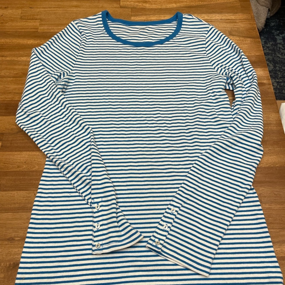 Vintage never worn Gap long sleeve tee